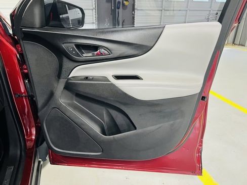Used 2020 Chevrolet Equinox Premier w/ LPO, Floor Liner Package image 34