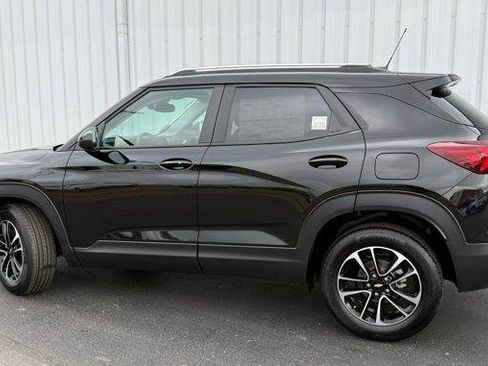 New 2026 Chevrolet TrailBlazer LT w/ Convenience Package FWD image 2