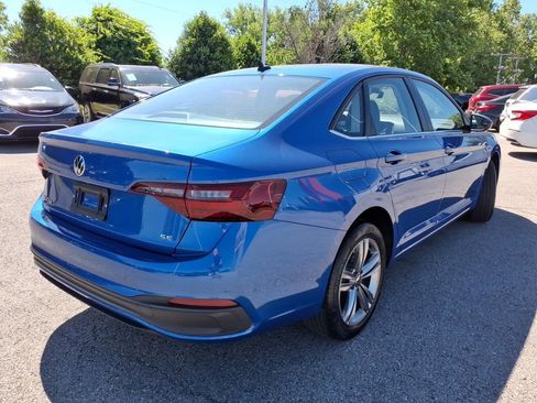 Used 2023 Volkswagen Jetta SE w/ Panoramic Sunroof Package FWD image 16