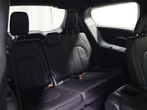 New 2026 Chrysler Pacifica Select image 16