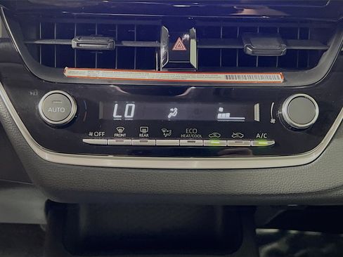 Used 2025 Toyota Corolla LE FWD image 25
