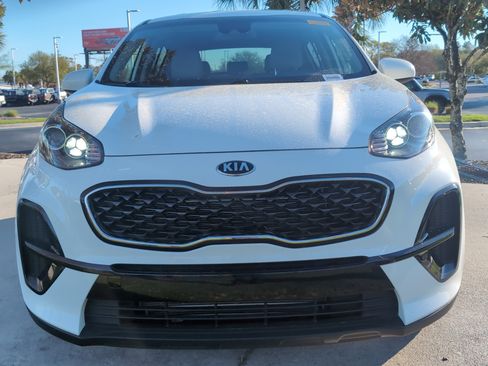 Used 2020 Kia Sportage LX image 3