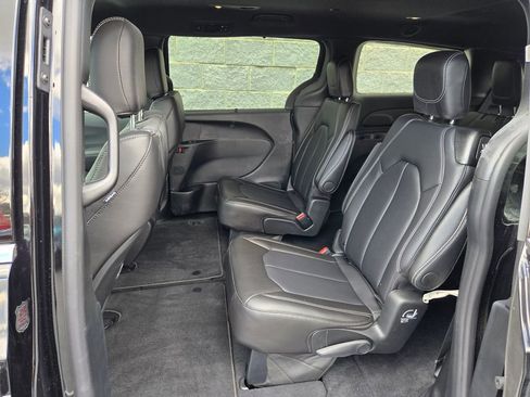 Used 2026 Chrysler Pacifica Select FWD image 35