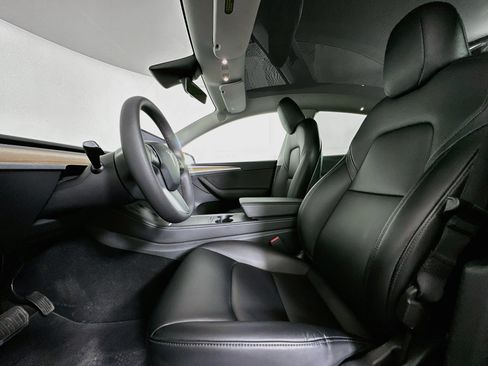 Used 2023 Tesla Model Y Long Range AWD/4WD image 13