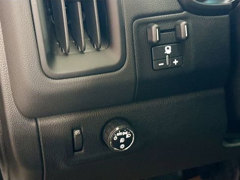 Used 2021 Chevrolet Colorado LT w/ LT Convenience Package image 11