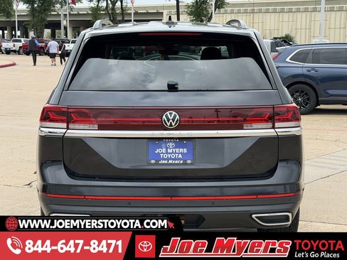 Used 2025 Volkswagen Atlas SE image 8