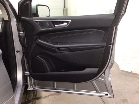 Used 2024 Ford Edge Titanium image 40