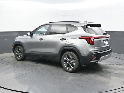 Used 2024 Kia Seltos S AWD/4WD image 3