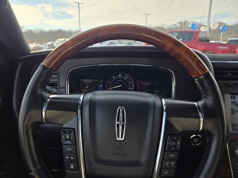 Used 2017 Lincoln Navigator L Select image 31