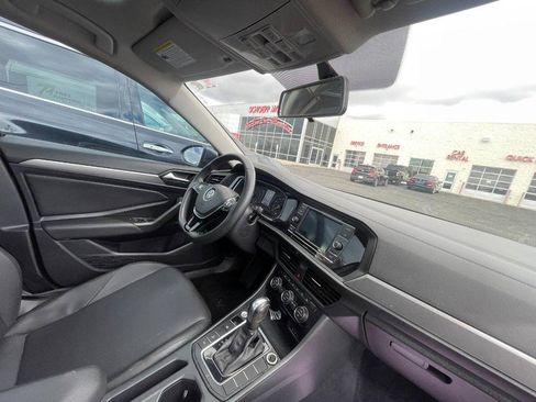 Used 2020 Volkswagen Jetta SE image 5