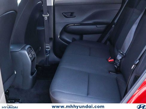 Certified 2025 Hyundai Kona SEL AWD/4WD image 18