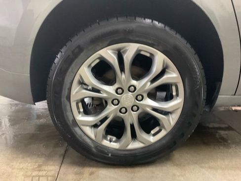 Used 2020 Buick Enclave Avenir w/ Avenir Technology Package image 18