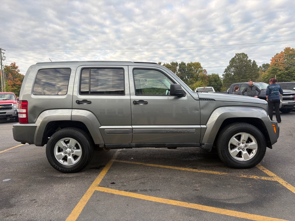 Used 2012 Jeep Liberty Sport w/ Popular Equipment Group AWD/4WD image 5