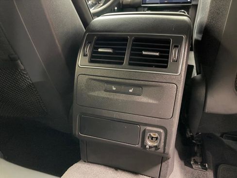 Used 2023 Jaguar F-PACE SVR image 36