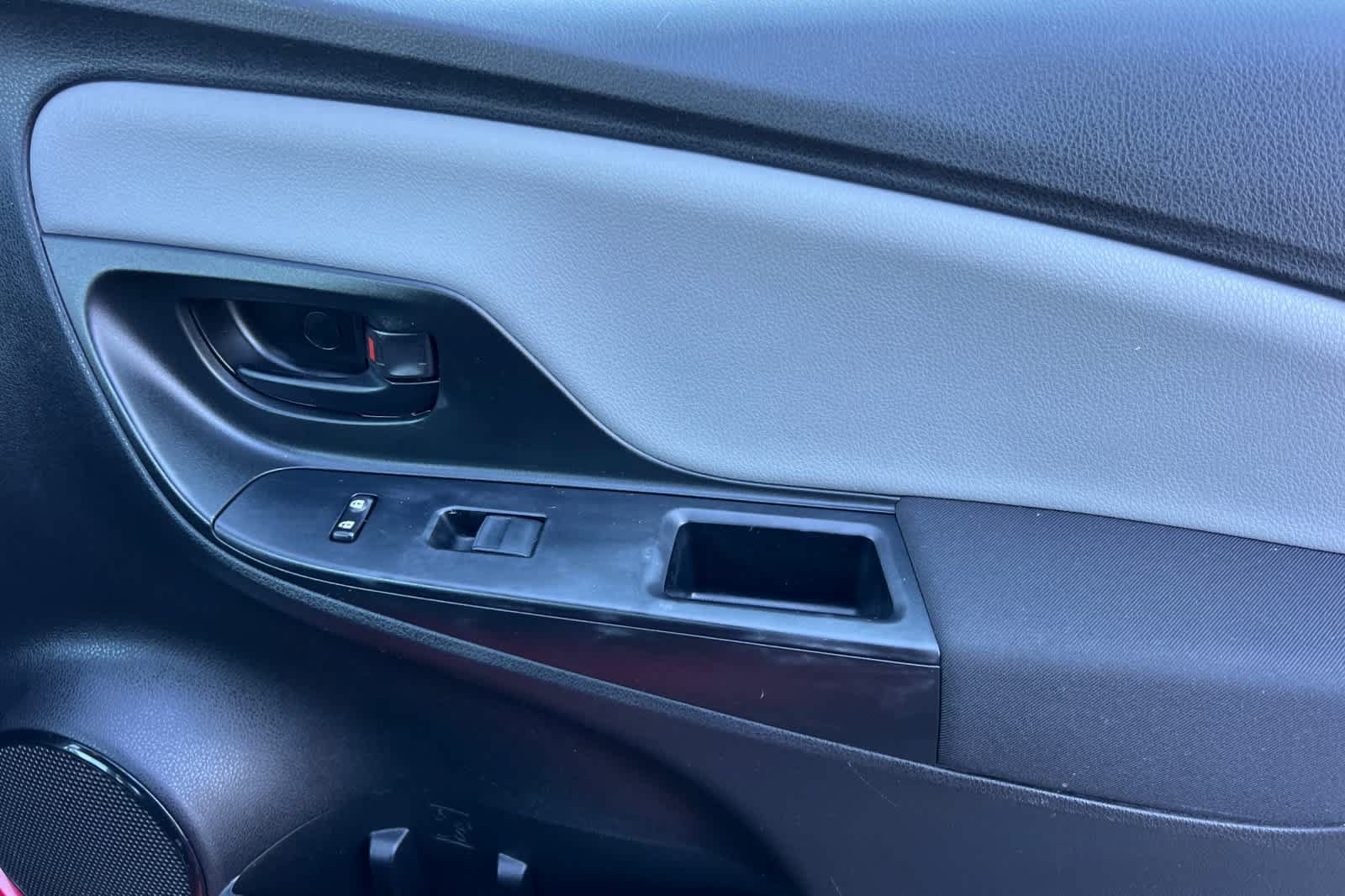 Used 2017 Toyota Yaris L w/ Carpet Mat Package FWD image 18