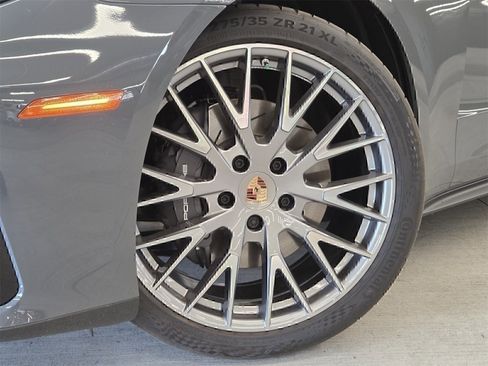 Certified 2025 Porsche Panamera RWD image 24