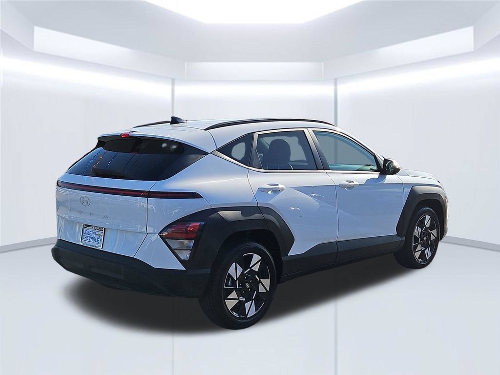 Used 2025 Hyundai Kona SEL FWD image 5