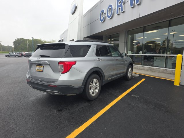 Used 2023 Ford Explorer XLT w/ Equipment Group 202A AWD/4WD image 5