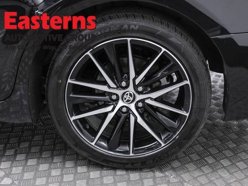 Used 2024 Toyota Camry SE image 32