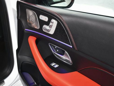 Used 2025 Mercedes-Benz GLE 53 AMG 4MATIC image 18