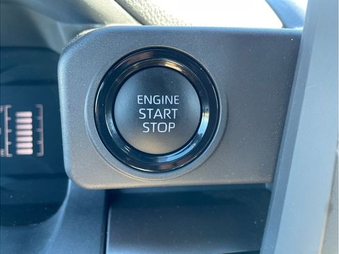 Certified 2025 Toyota Tacoma SR5 AWD/4WD image 20