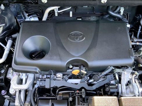 Used 2021 Toyota RAV4 XLE Premium FWD image 31