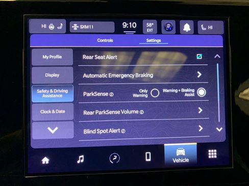 Used 2024 Jeep Grand Cherokee L Laredo image 32