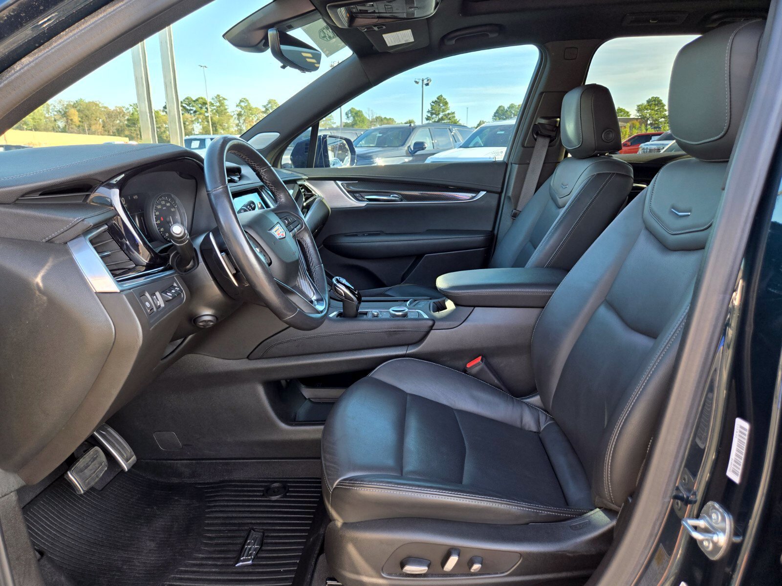 Used 2024 Cadillac XT6 Sport w/ Technology Package AWD/4WD image 9