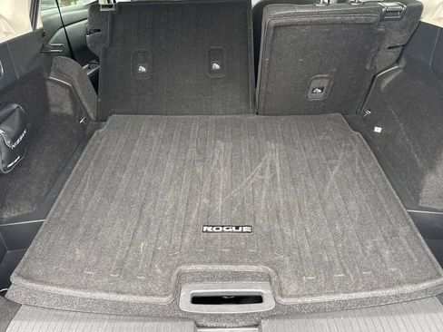 Used 2025 Nissan Rogue SV image 21