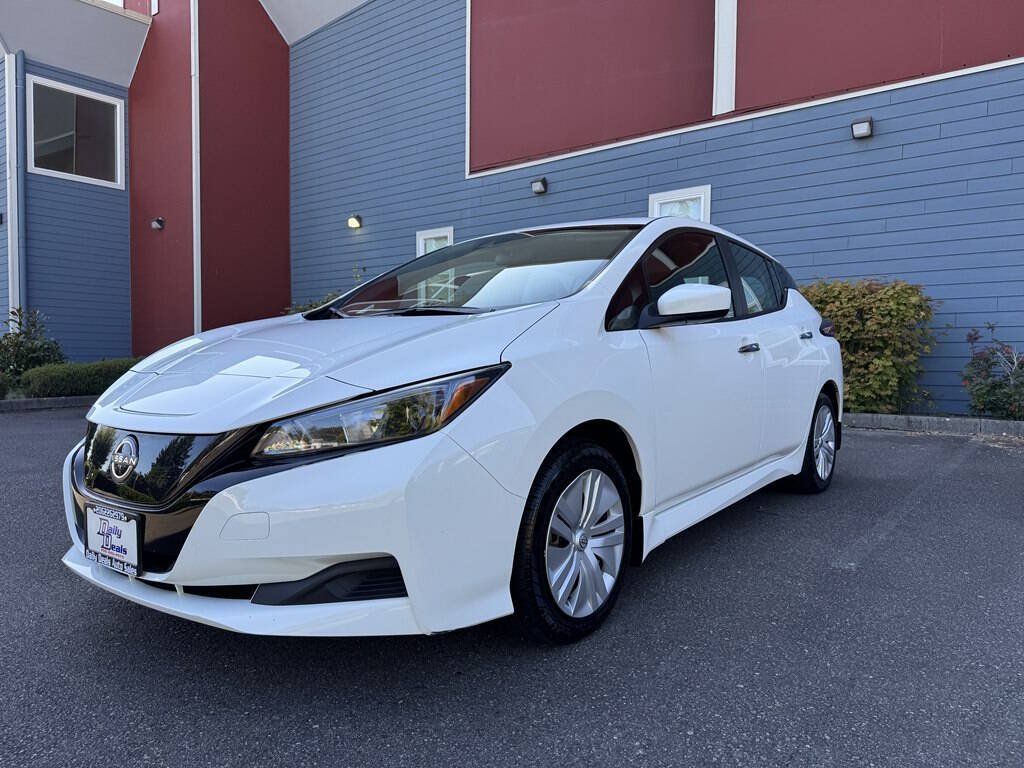 Used 2025 Nissan Leaf S FWD image 4