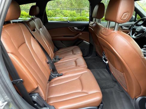 Used 2017 Audi Q7 3.0T Prestige w/ Prestige Package image 29