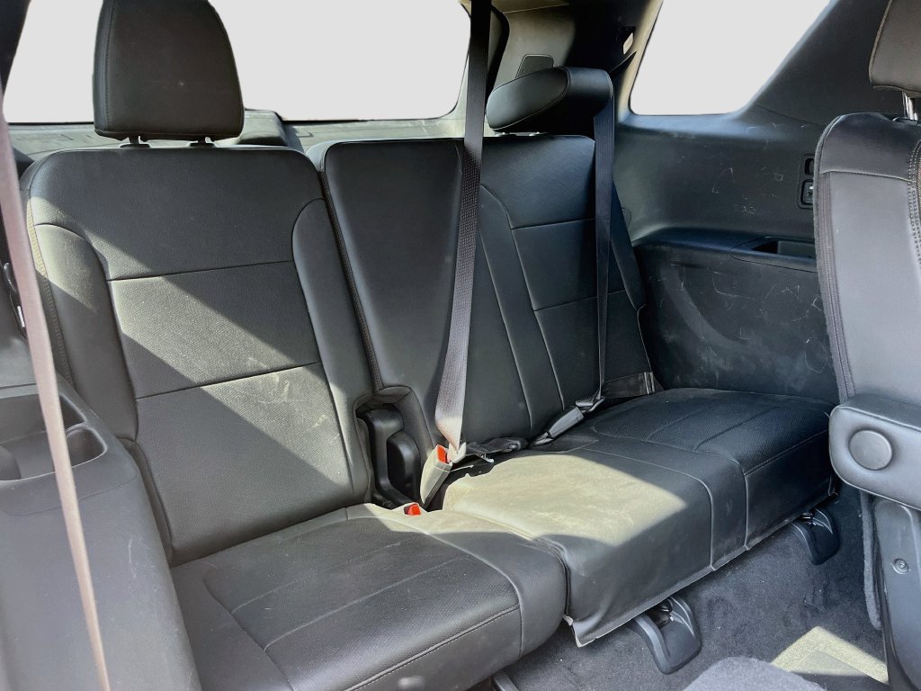 Used 2023 Chevrolet Traverse High Country w/ LPO, Floor Liner Package AWD/4WD image 30
