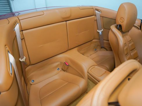 Used 2010 Ferrari California RWD image 34