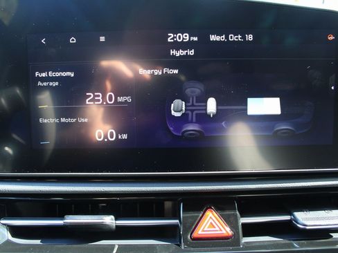 New 2025 Kia Niro EX Touring image 42