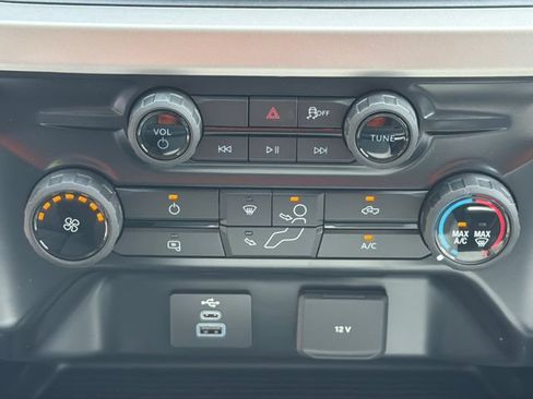 New 2026 Ford F250 XLT w/ FX4 Off-Road Package AWD/4WD image 28