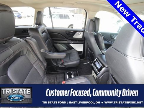 Used 2023 Lincoln Aviator Reserve w/ Equipment Group 201A image 9