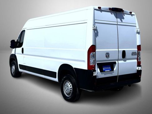 Used 2024 RAM ProMaster 2500 w/ Storage Group FWD image 7