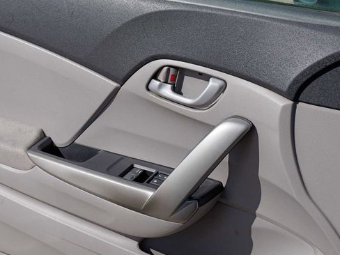 Used 2012 Honda Civic LX image 17