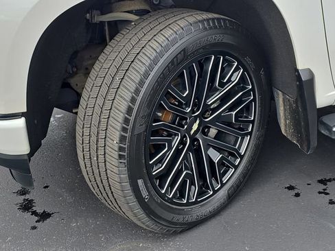 Used 2020 Chevrolet Silverado 1500 High Country w/ Technology Package image 36