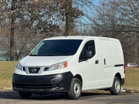 Used 2013 Nissan NV200 S w/ Cruise Control Pkg image 3