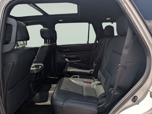 Used 2024 Toyota Sequoia Platinum AWD/4WD image 19