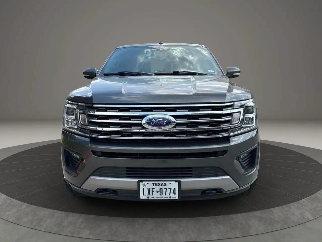 Used 2019 Ford Expedition XLT w/ Equipment Group 202A AWD/4WD image 12
