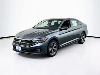 Used 2023 Volkswagen Jetta SE FWD video 1