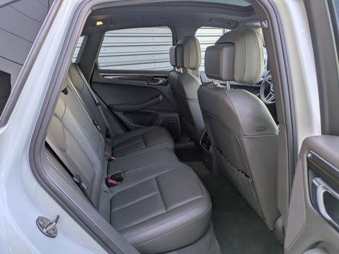 Used 2019 Porsche Macan S image 35