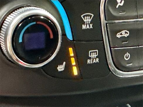 Used 2021 Chevrolet Traverse LT image 21