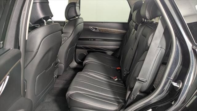 Used 2024 Genesis GV80 2.5T AWD/4WD image 16