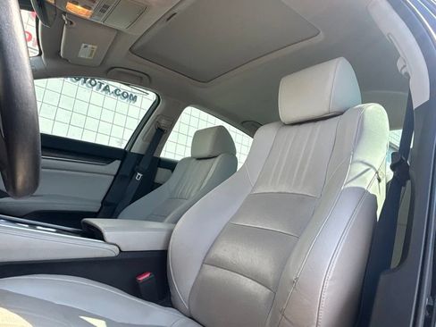 Used 2018 Honda Accord EX-L image 10