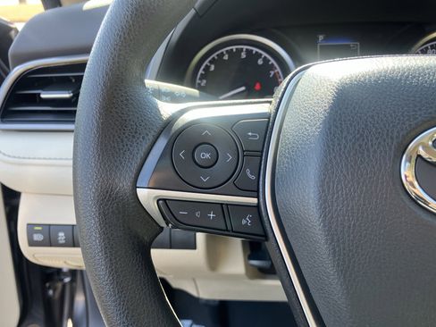 Used 2022 Toyota Camry LE image 21