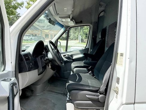 Used 2015 Mercedes-Benz Sprinter 2500 image 22