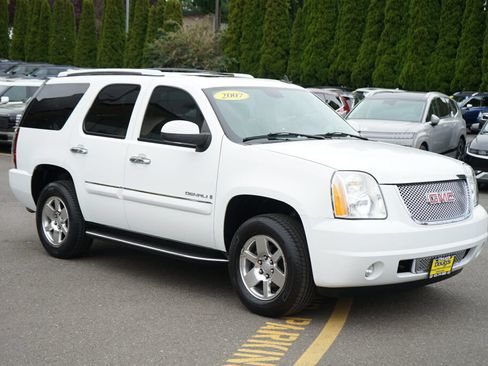 Used 2007 GMC Yukon Denali AWD/4WD image 3
